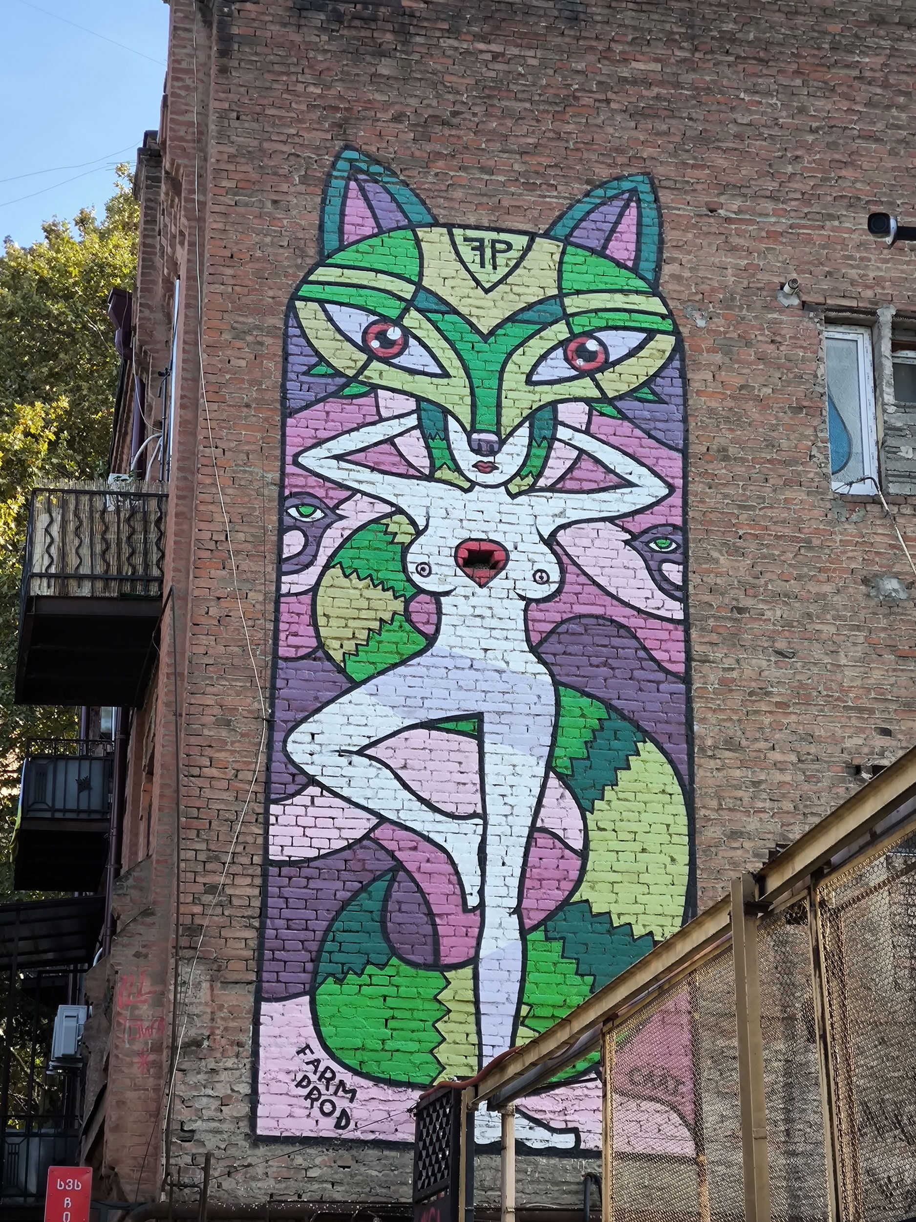 Fox Woman - Farmprod & Cäät