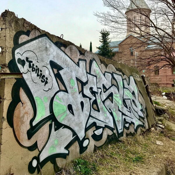 © Tesla
