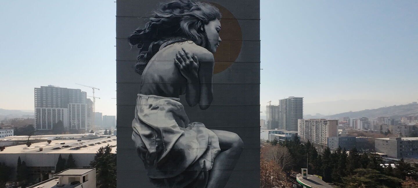 Mural von Judith de Leeuw in Tbilisi, Georgien