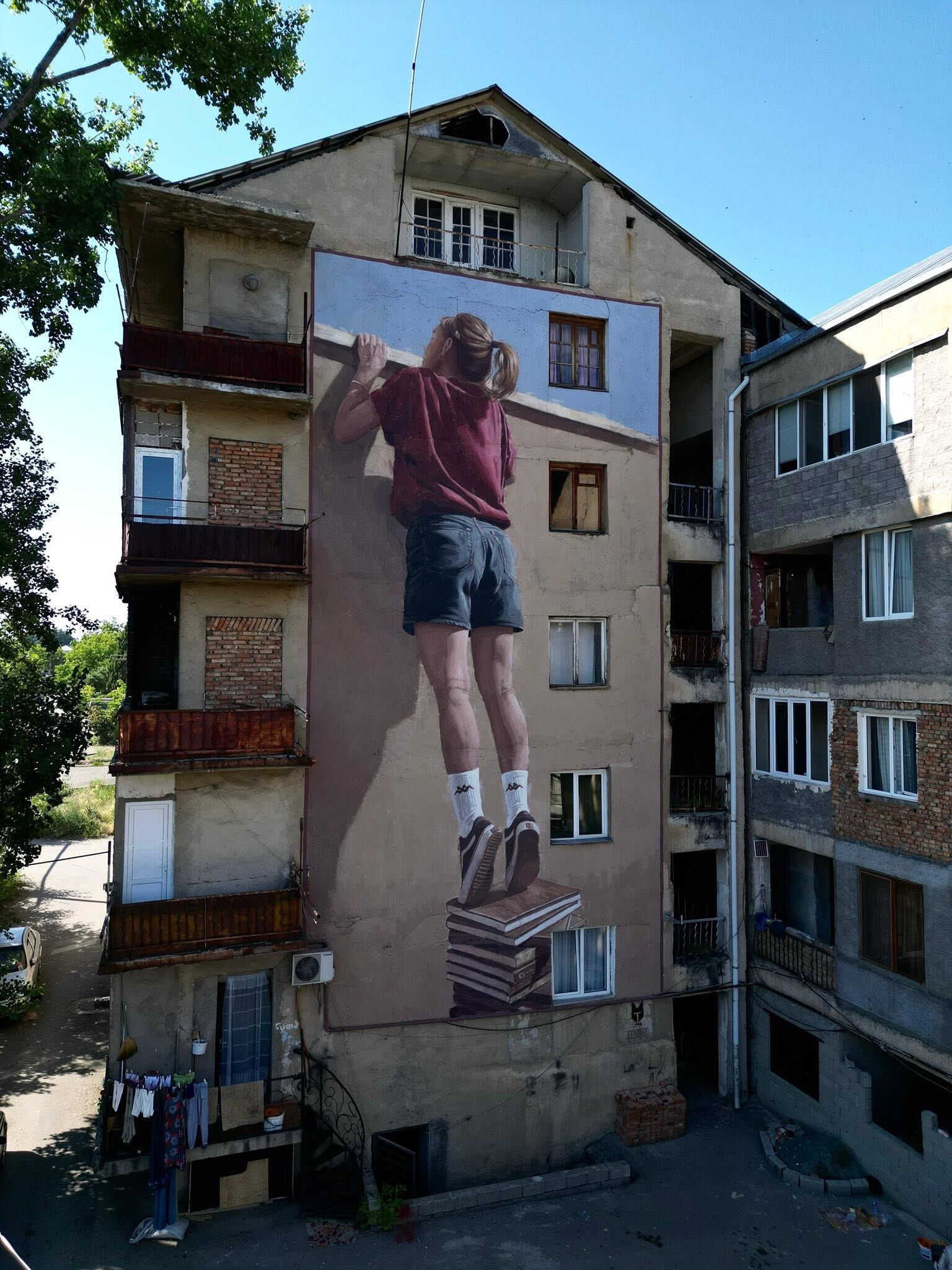 Concrete Horizons - Edoardo Ettorro